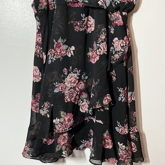 3/$15 Miami Floral Strapless V-Neck Faux Wrap Style Dress- Junior Large - Picture 3 of 9